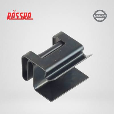 Nissan 30506-M8002 Крепление выжимного подшипника